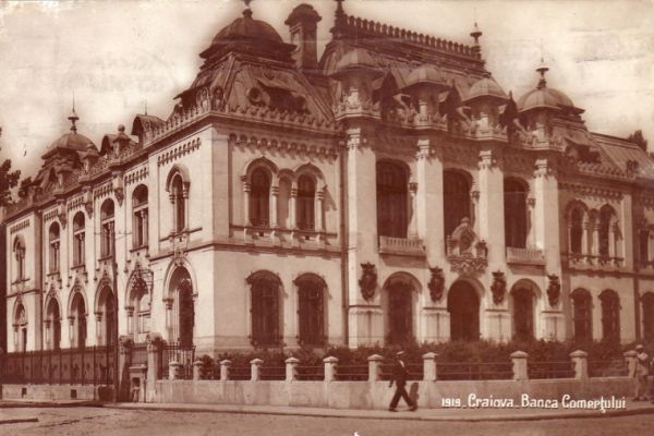 11-banca-comertului,-craiova,-carte-postala-1919,-www_monumenteoltenia_roE61F8869-628E-F2F2-CE6F-A83583057148.jpg